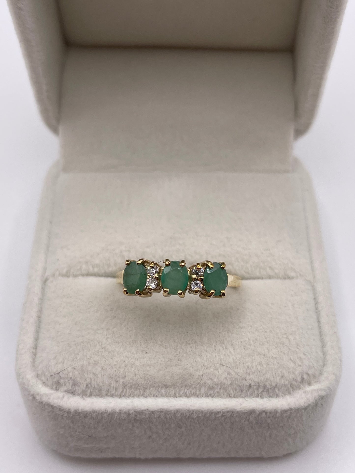 9ct gold emerald and diamond ring
