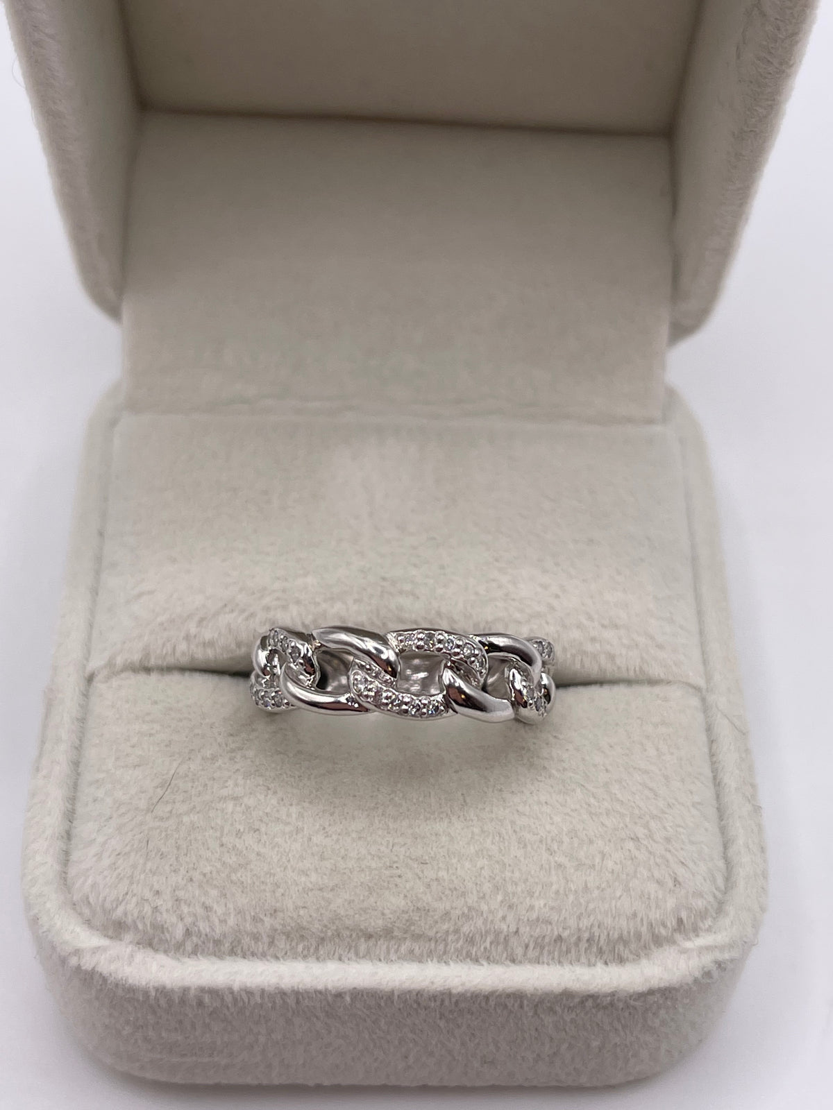 9ct white gold diamond link ring