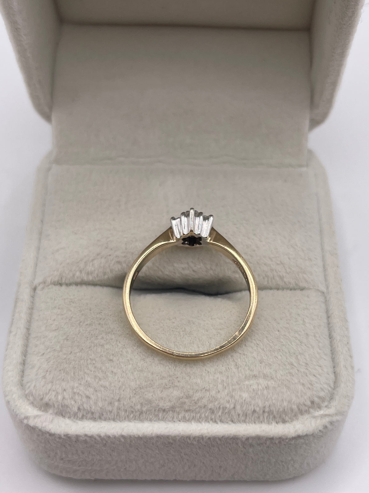 9ct gold diamond cluster ring
