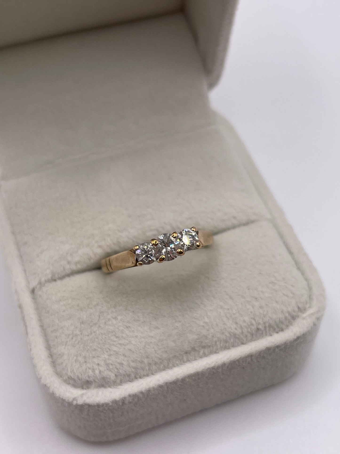 14ct gold diamond ring