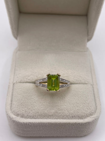 9ct gold peridot and diamond ring