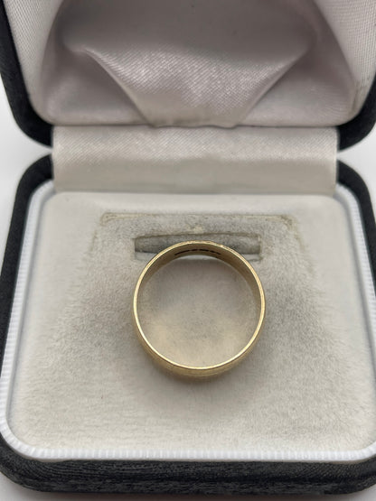 9ct gold engraved band