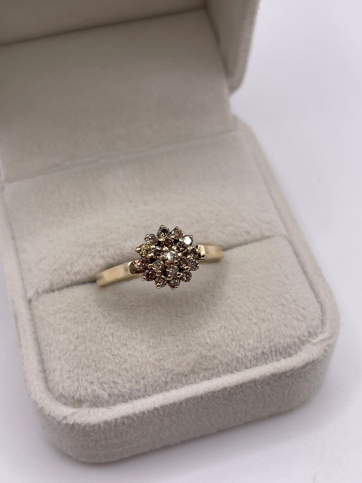 9ct gold cognac diamond cluster ring