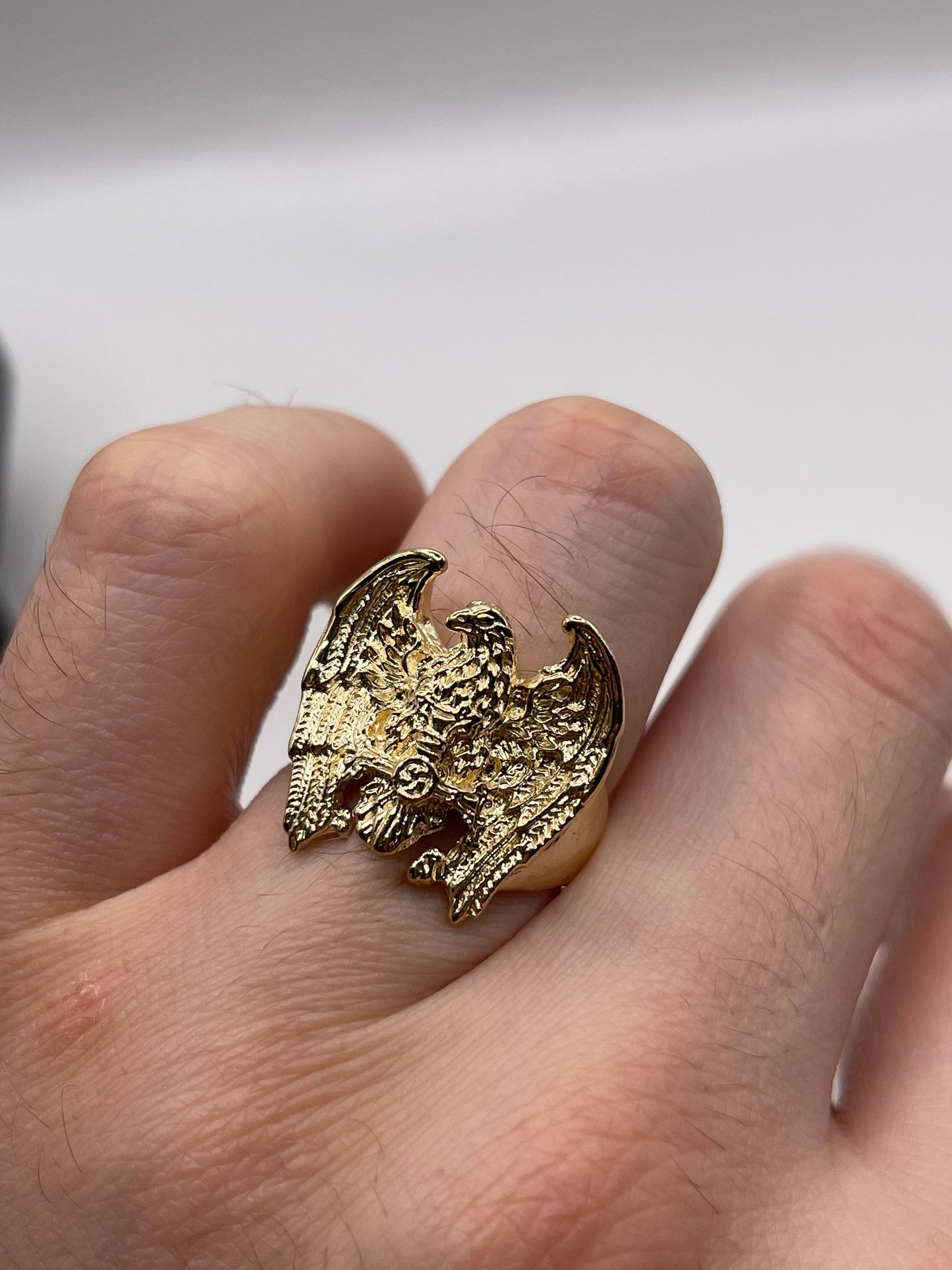 Heavy 9ct gold eagle ring