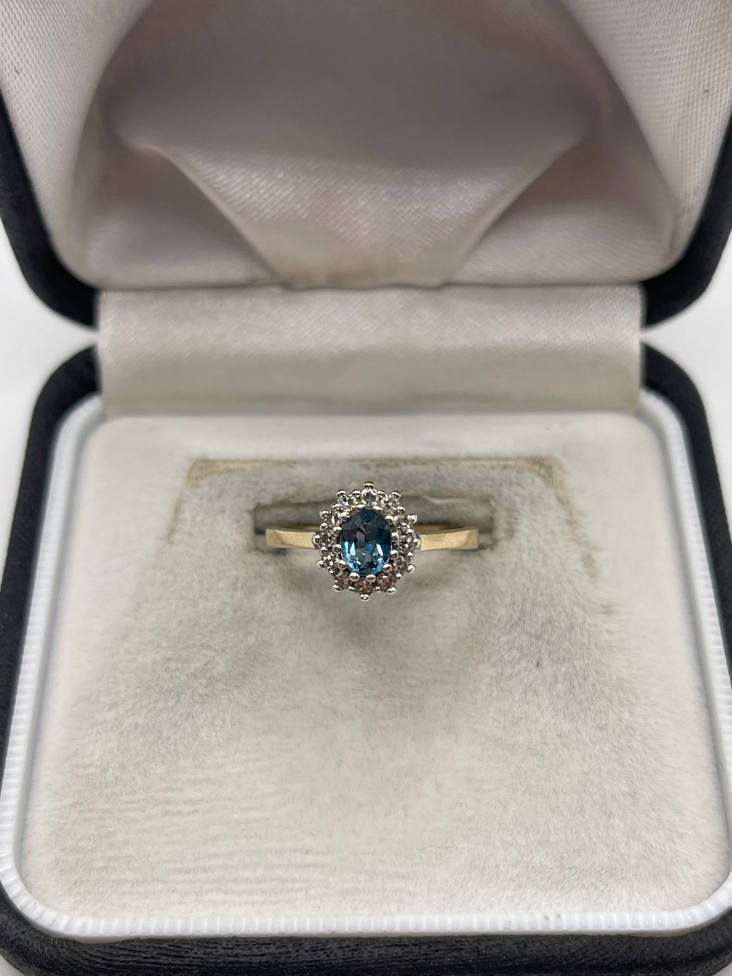 9ct gold topaz and diamond ring