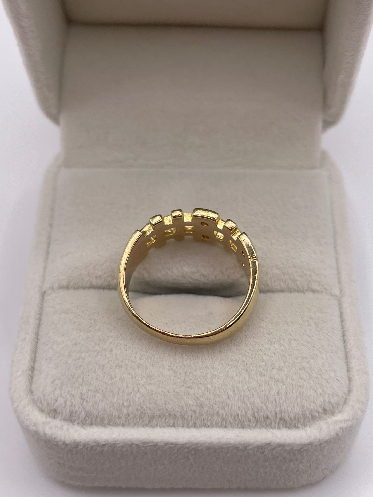 9ct gold ring