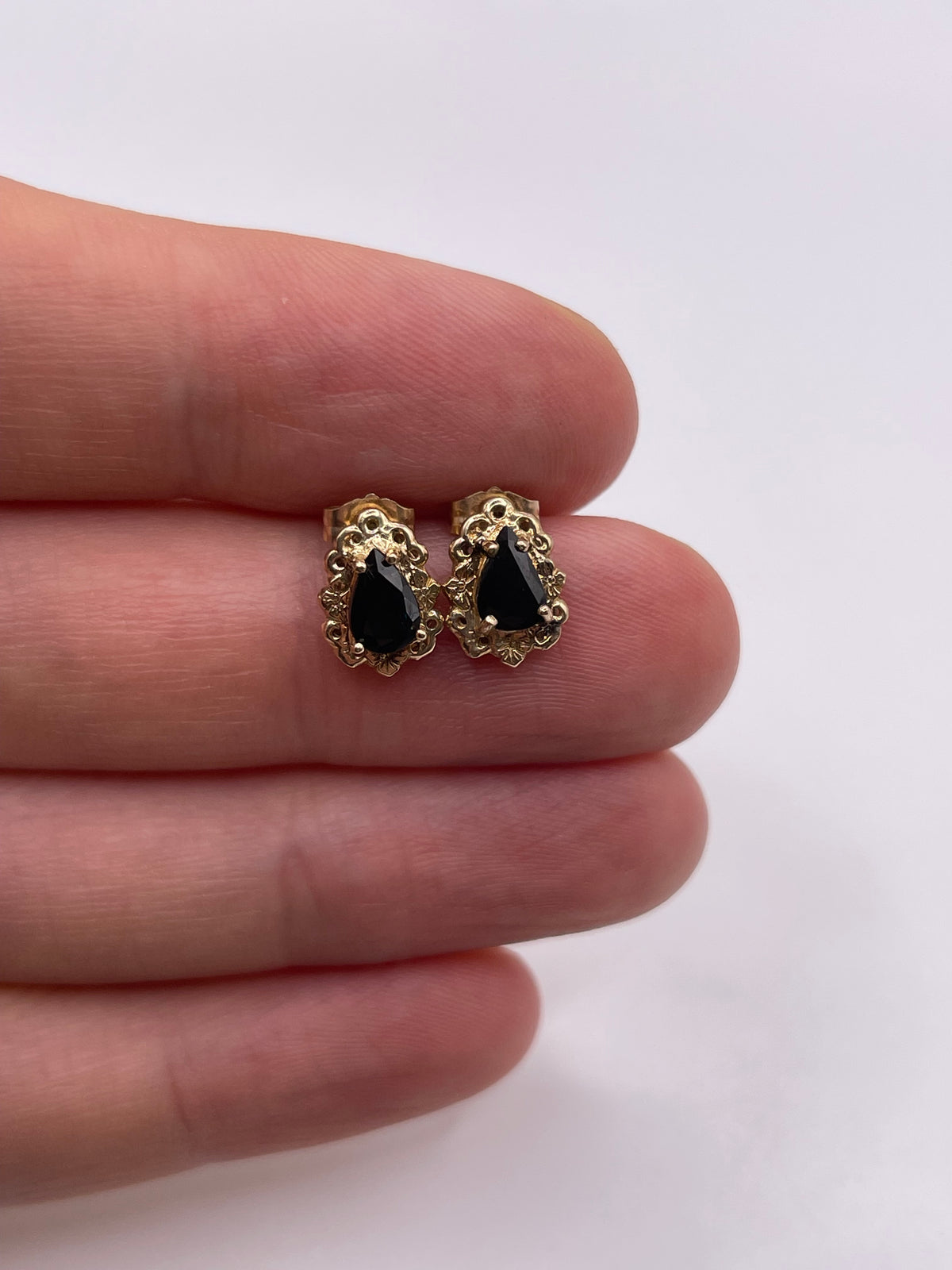 9ct gold sapphire earrings