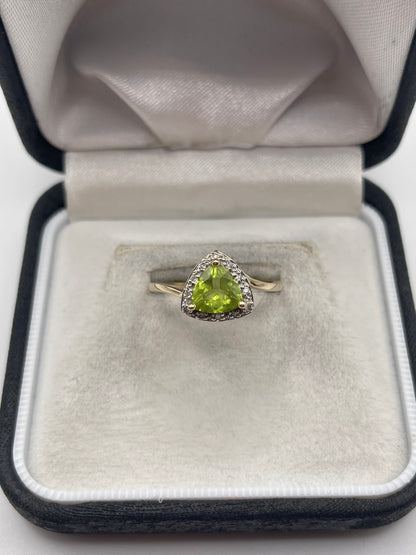 9ct gold peridot and diamond ring