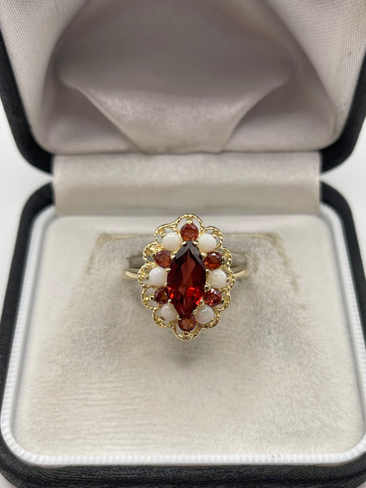9ct gold garnet and opal ring