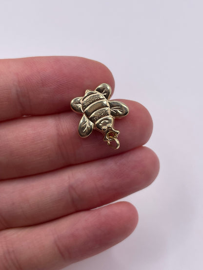 9ct gold bee charm
