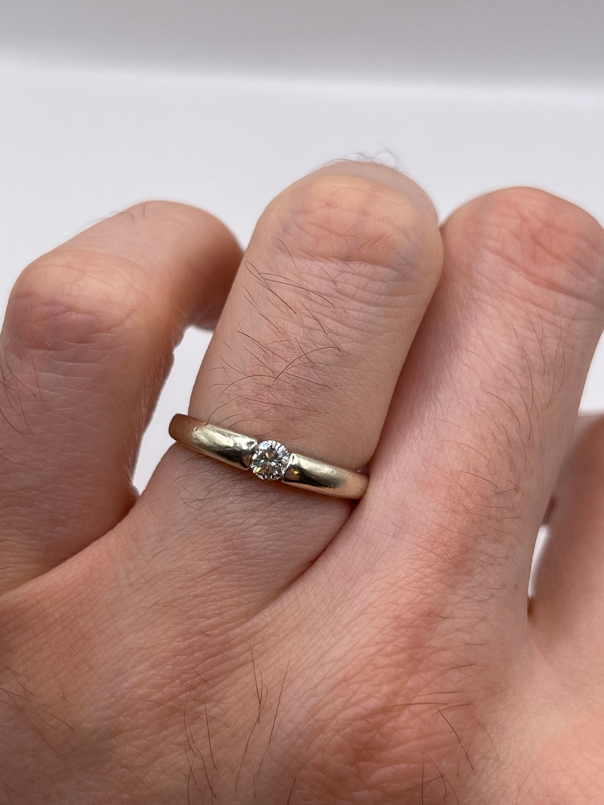 9ct white gold diamond ring