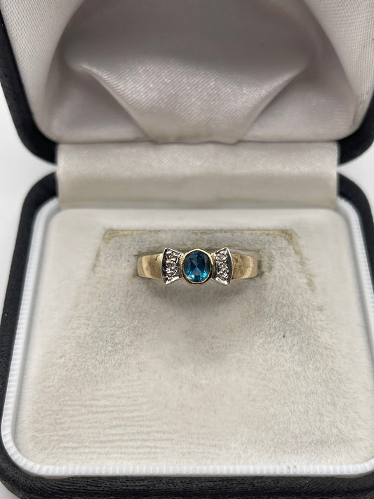 9ct gold topaz and diamond ring