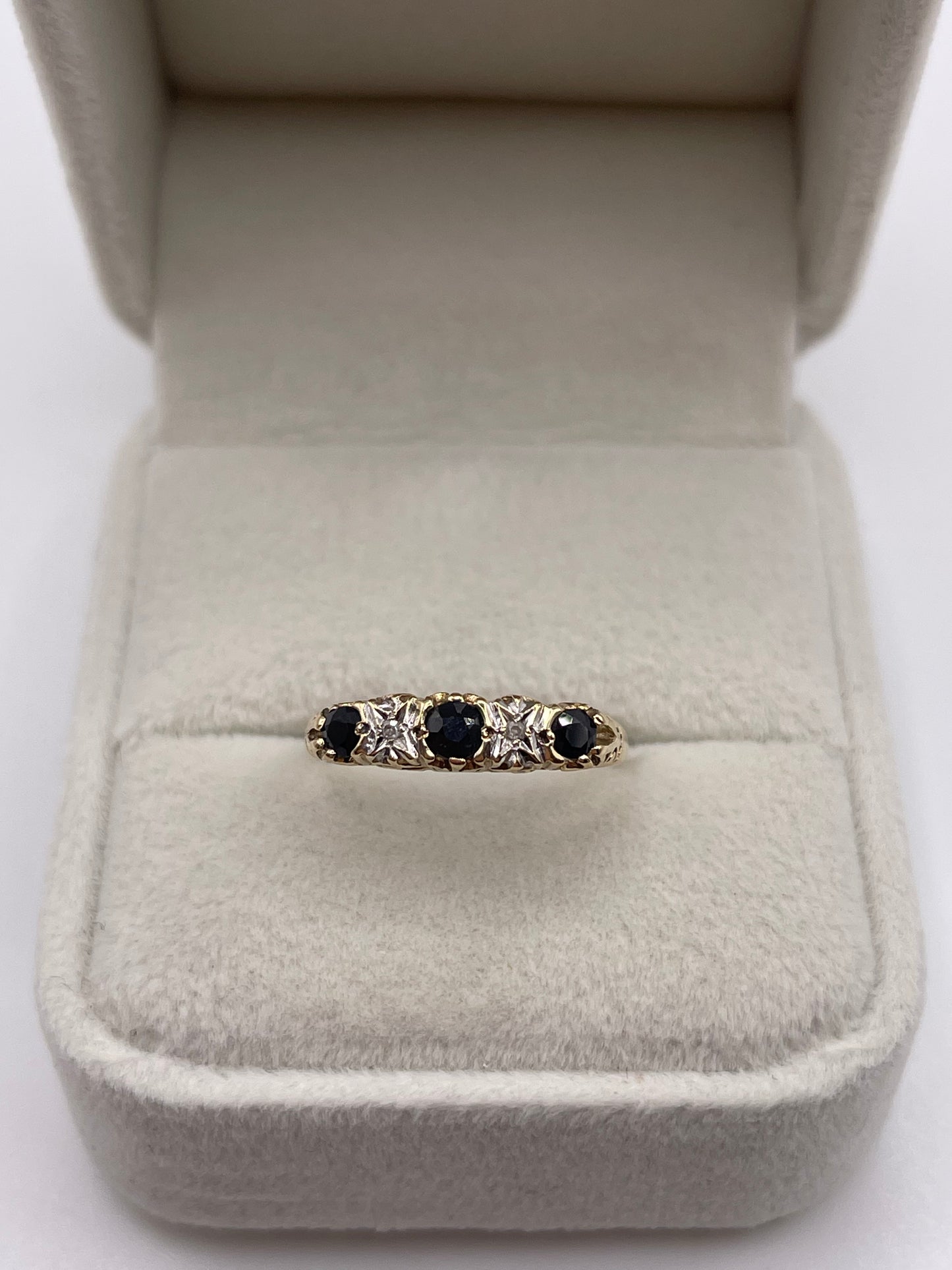9ct gold sapphire and diamond ring