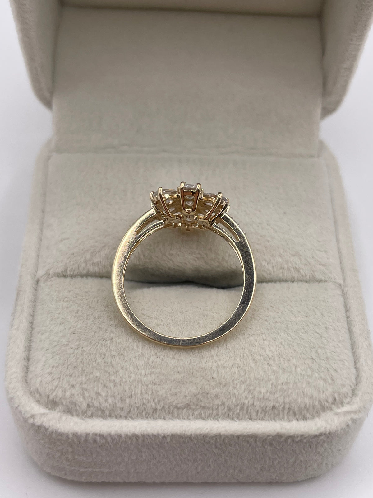9ct gold white zircon cluster ring