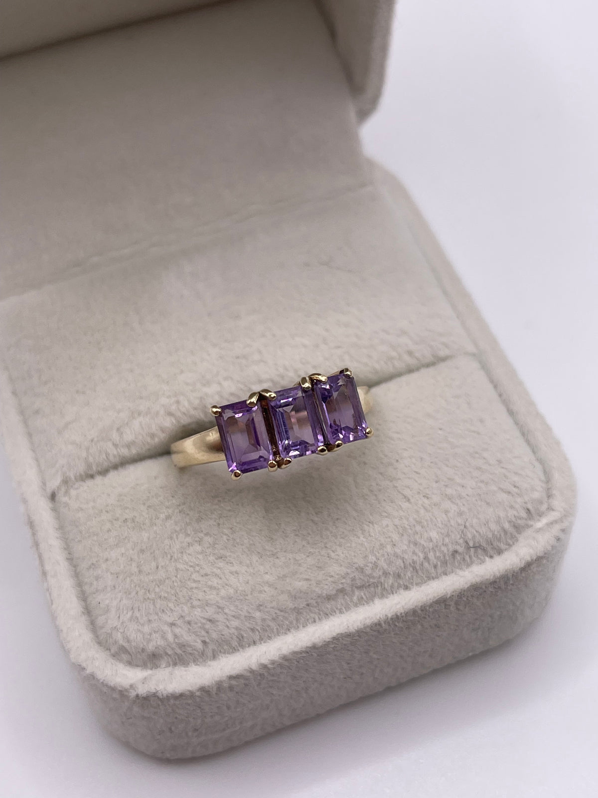 9ct gold amethyst ring