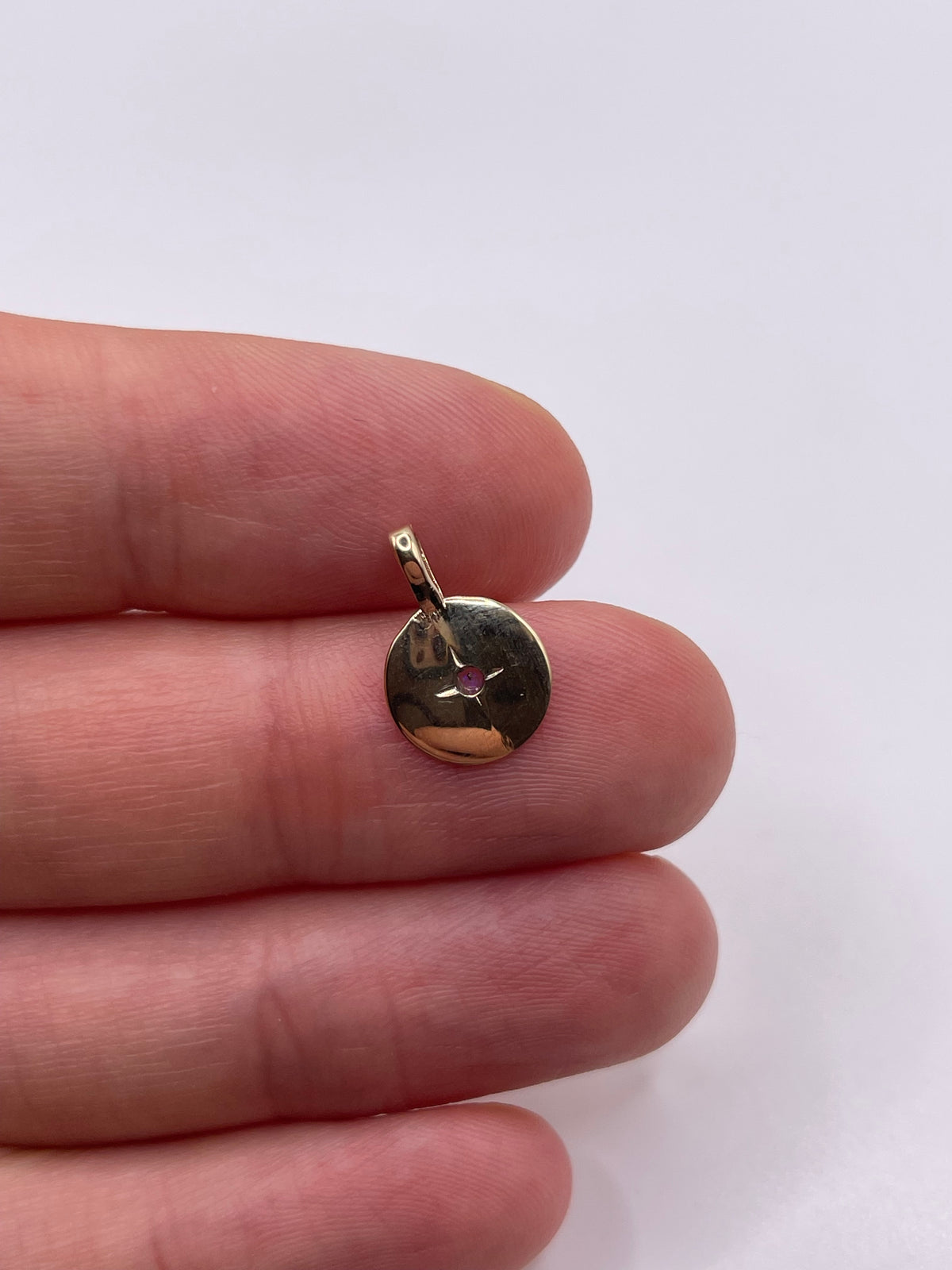 9ct gold moonstone pendant
