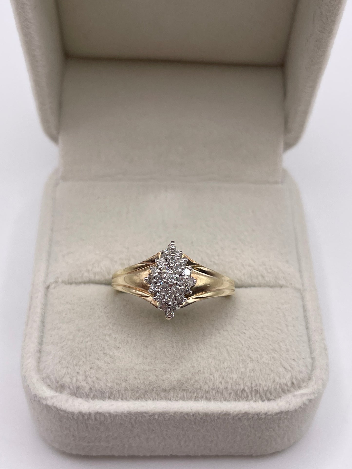 9ct gold diamond cluster ring