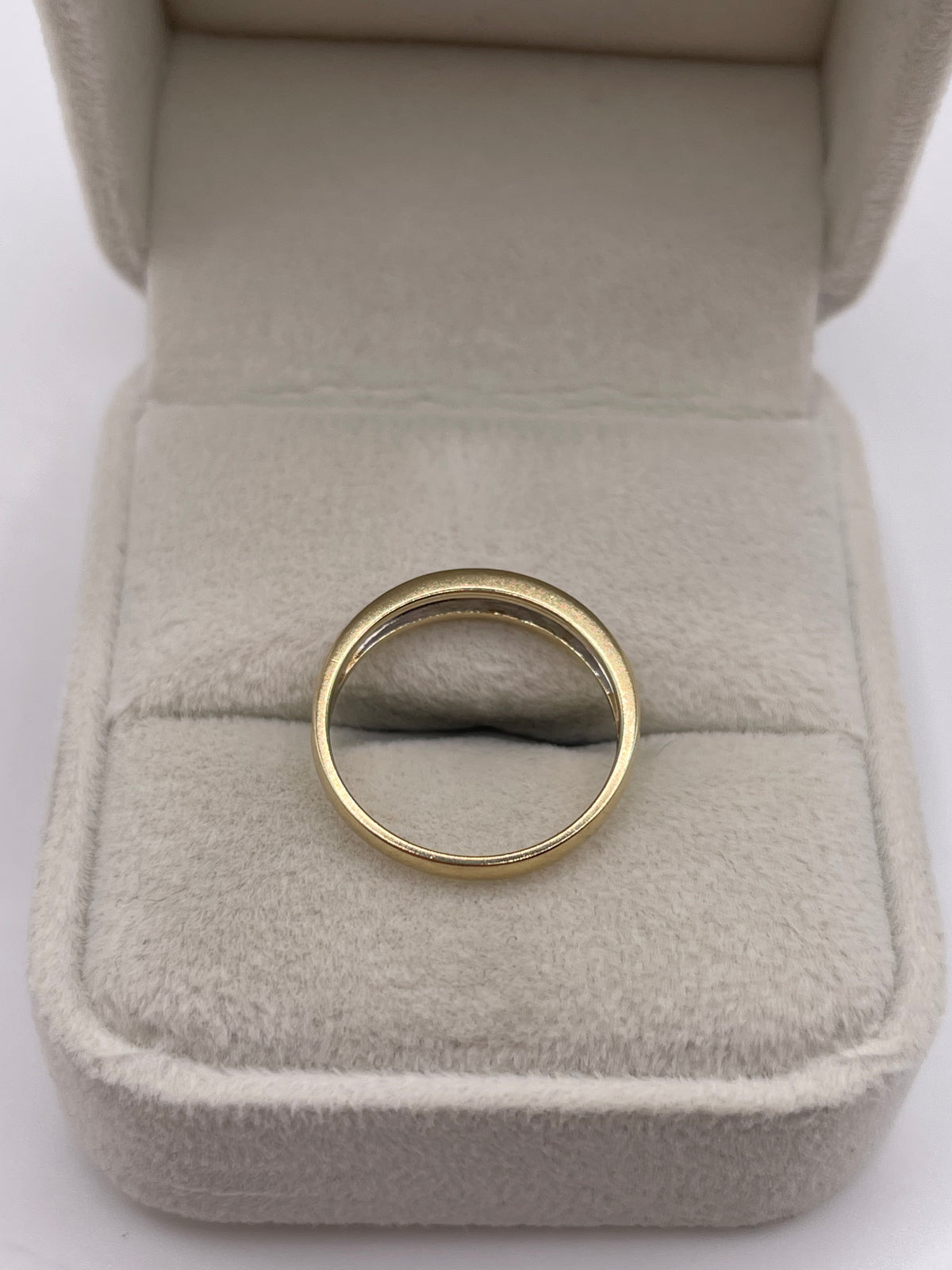 9ct gold diamond ring
