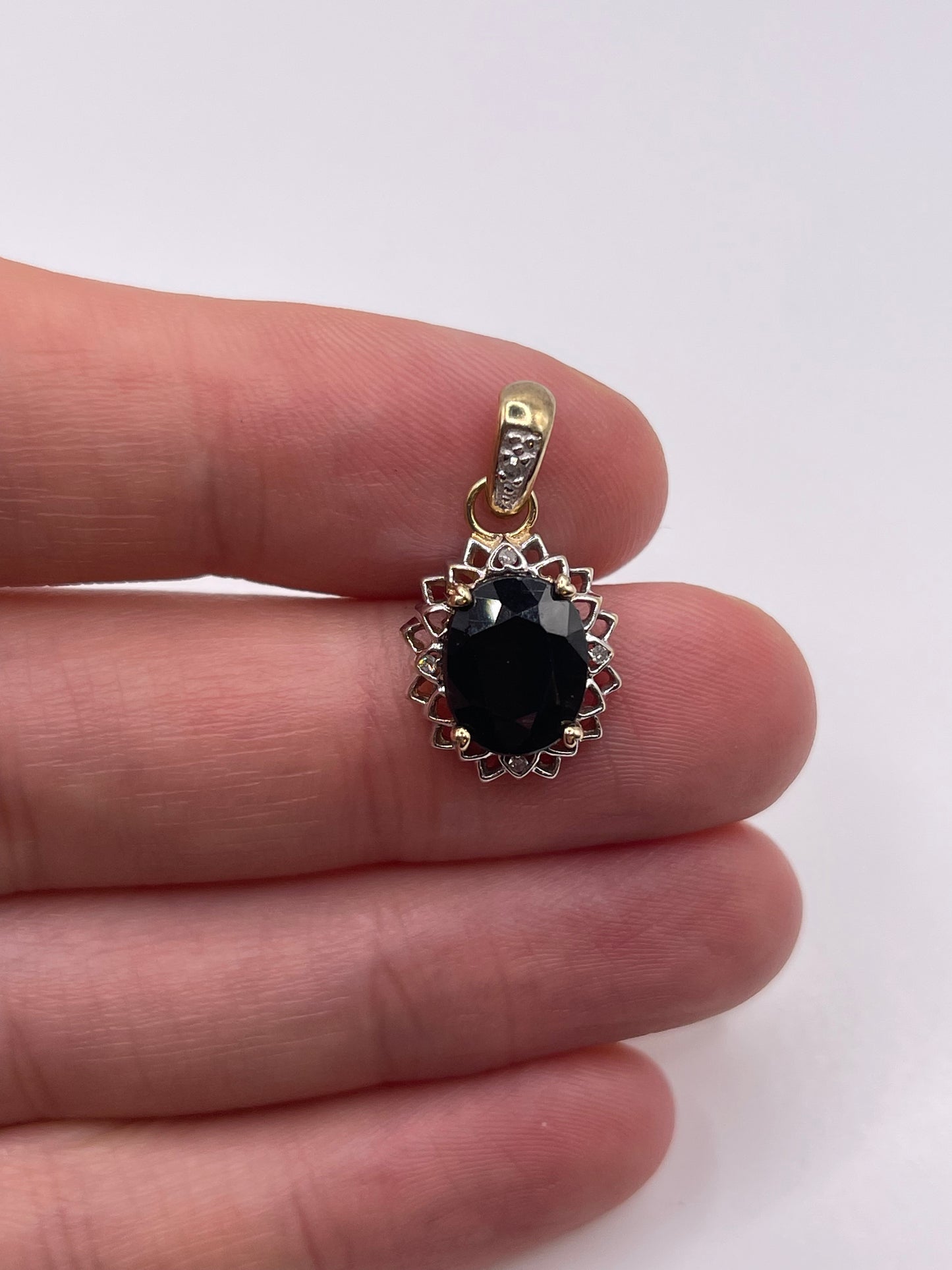 9ct gold sapphire and diamond pendant