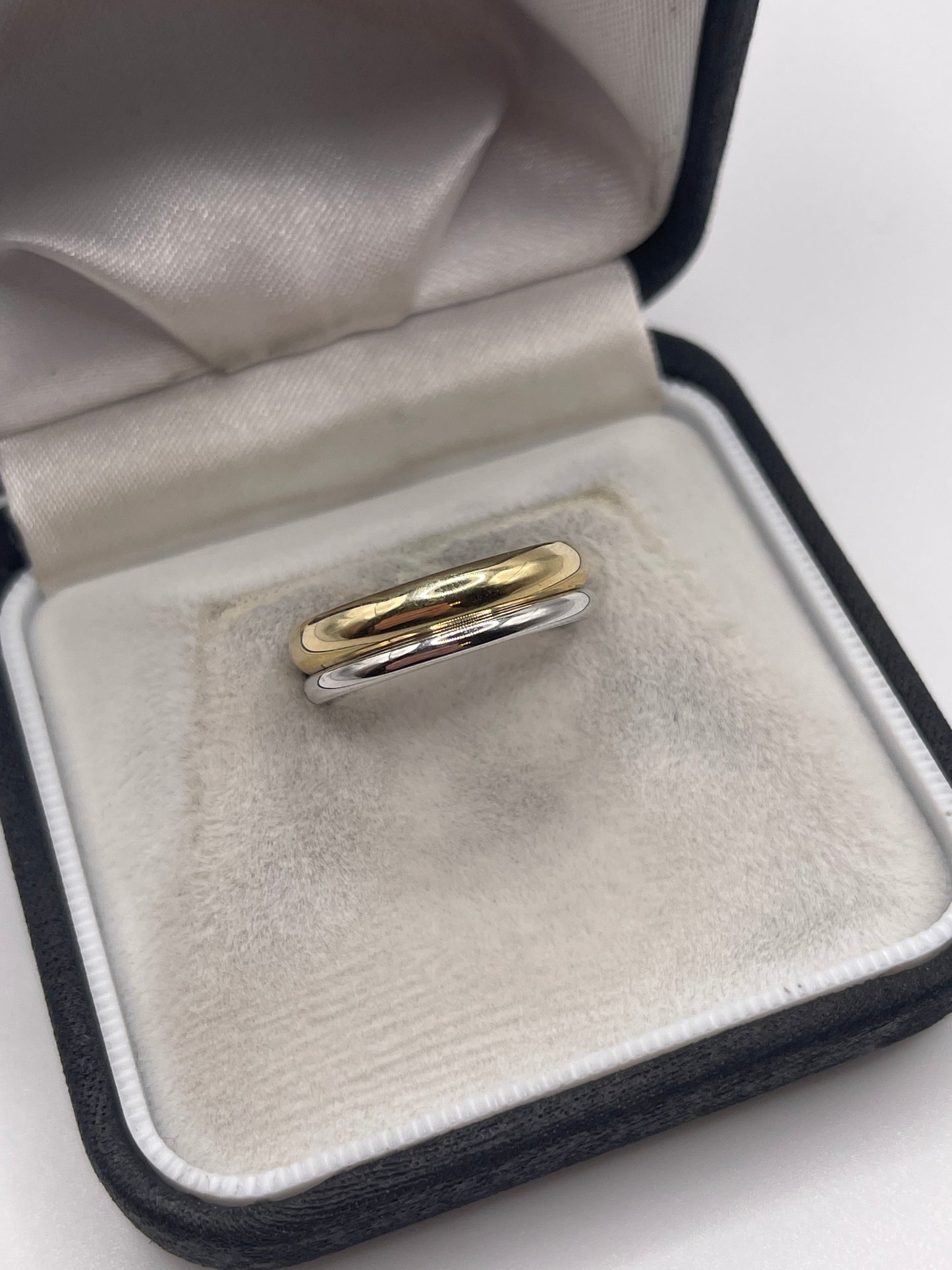 9ct two tone gold ring