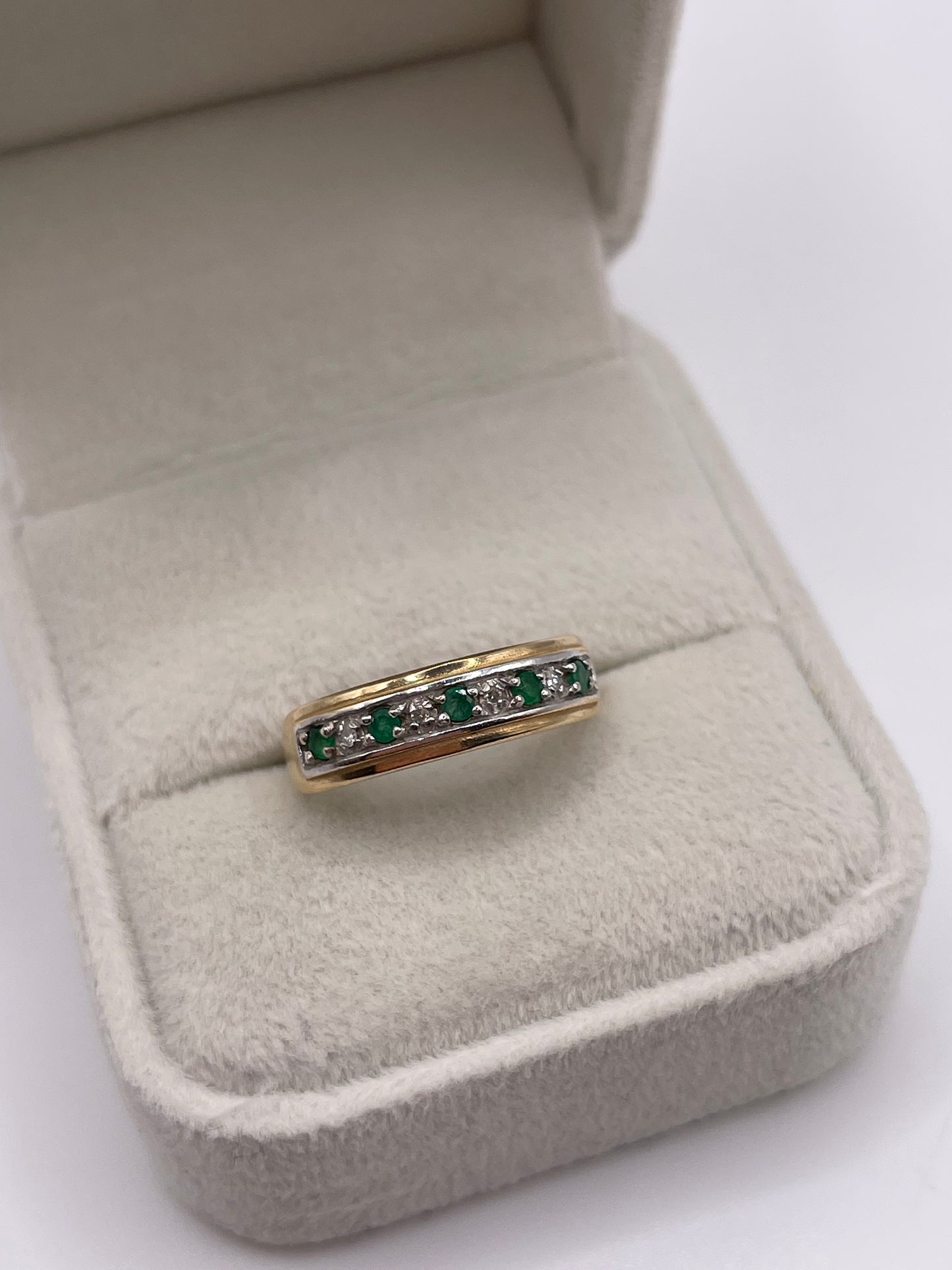 9ct gold emerald and diamond ring