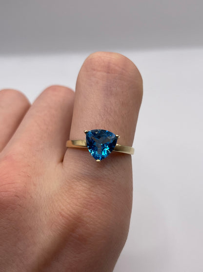 9ct gold topaz ring