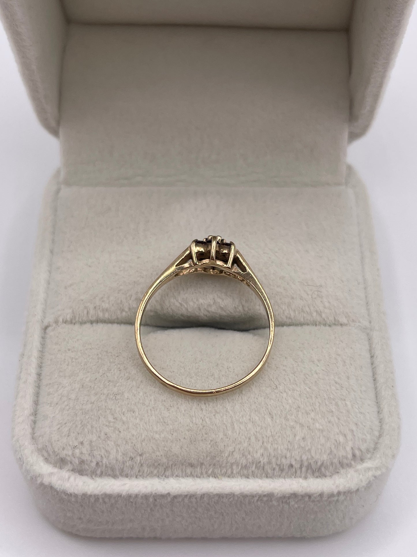 9ct gold garnet cluster ring