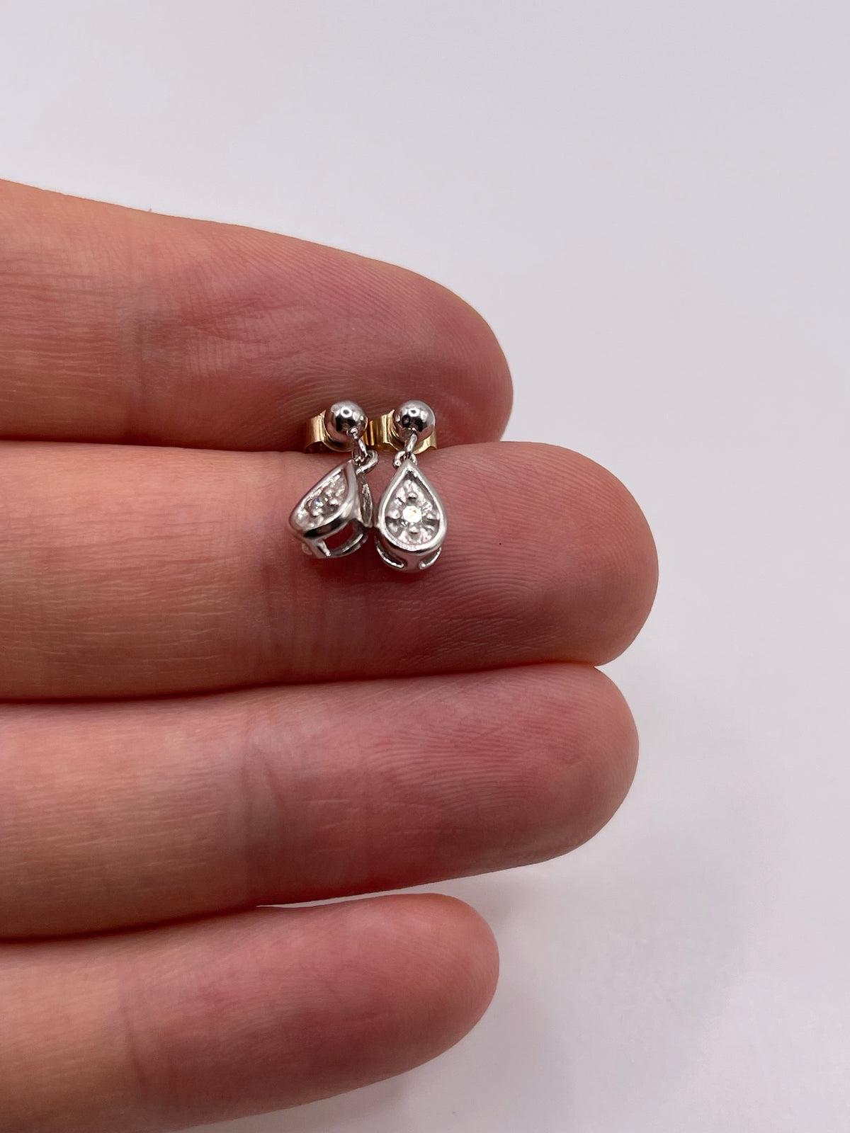9ct white gold diamond earrings