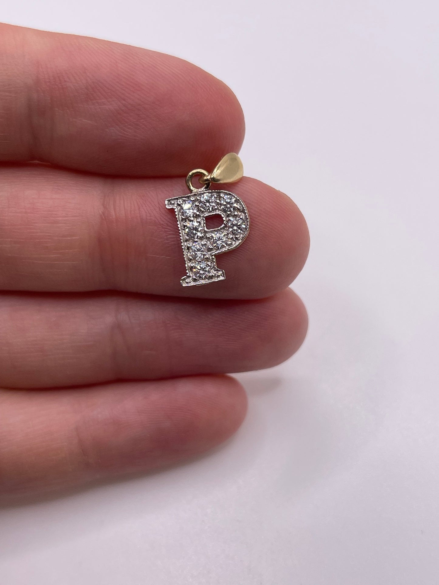 9ct gold cz initial P pendant