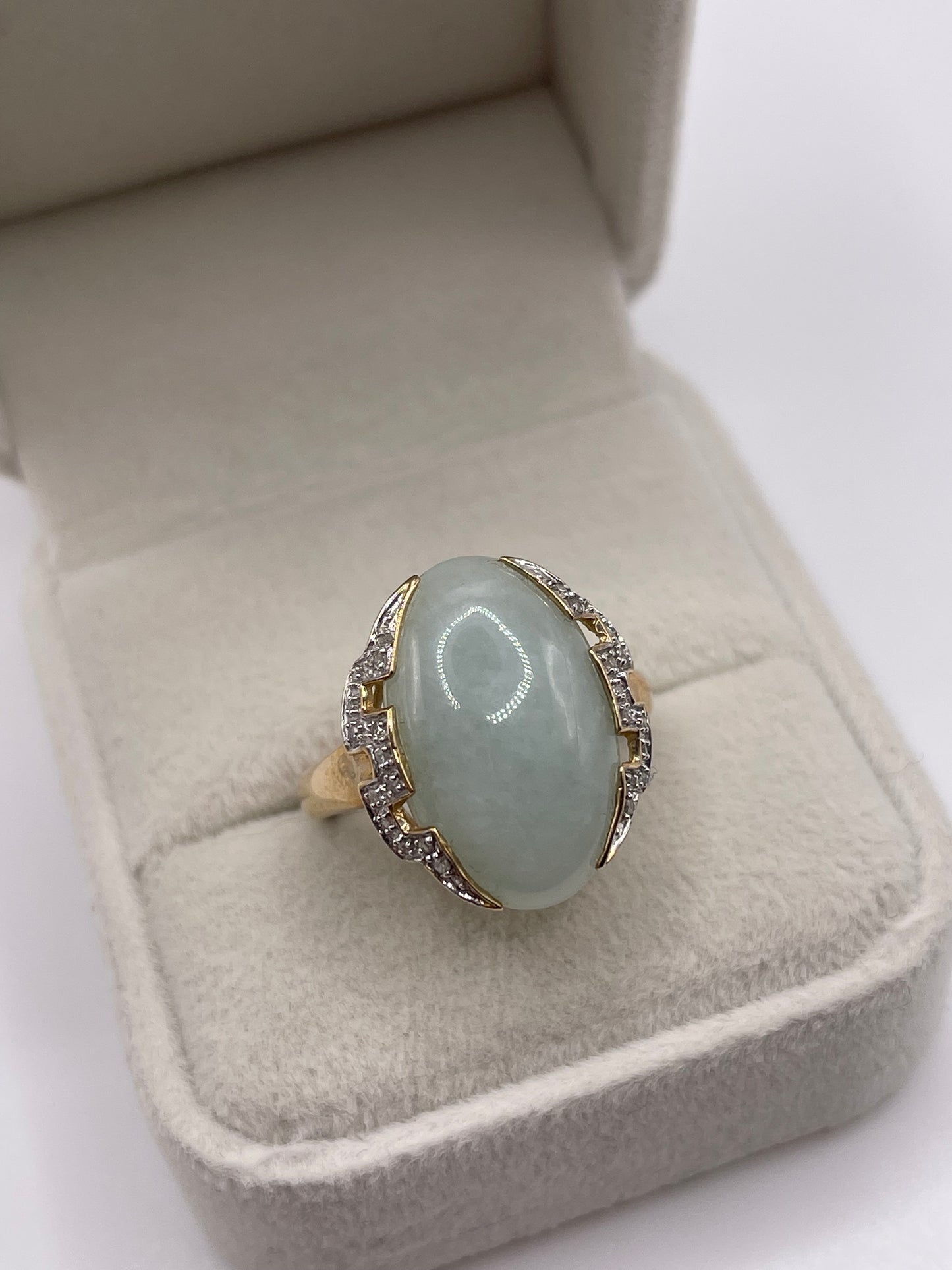 9ct gold jade and diamond ring
