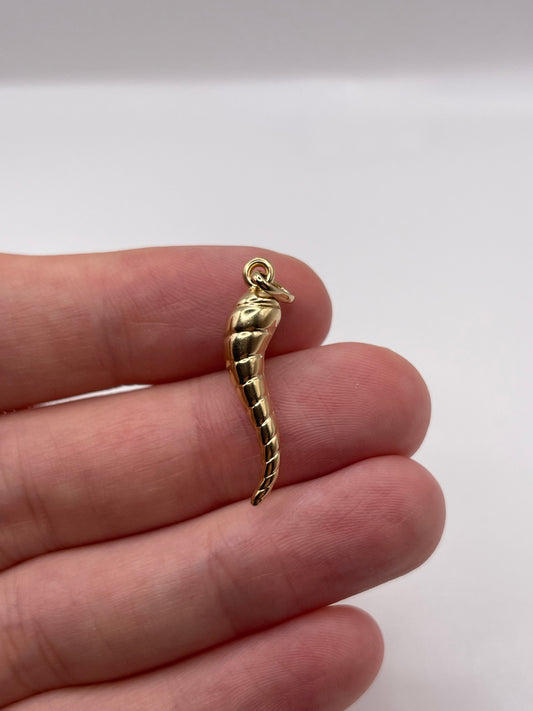 9ct gold horn of plenty pendant