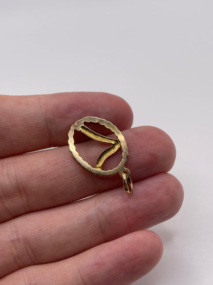 9ct gold 7 pendant