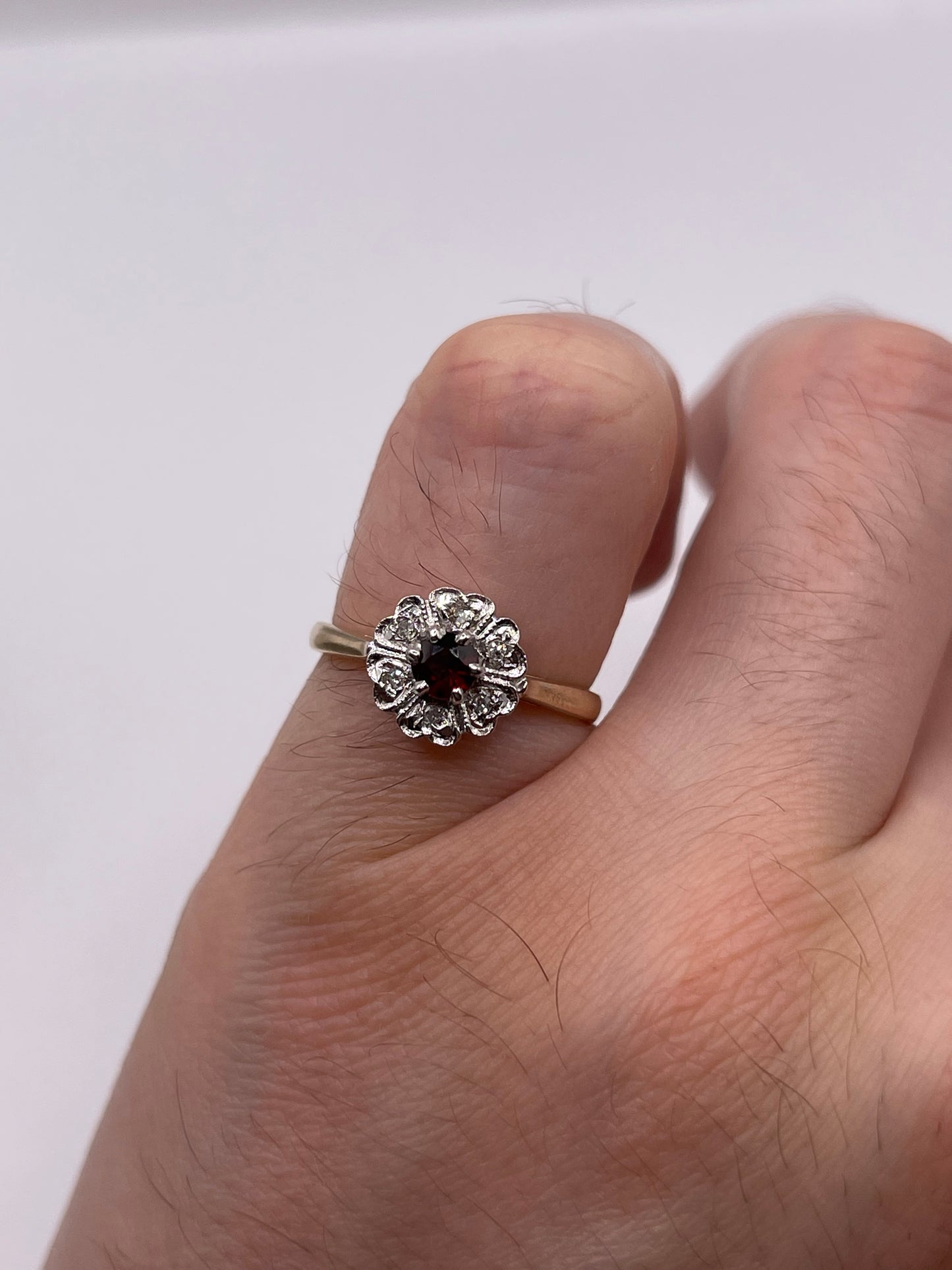 9ct gold garnet and diamond ring