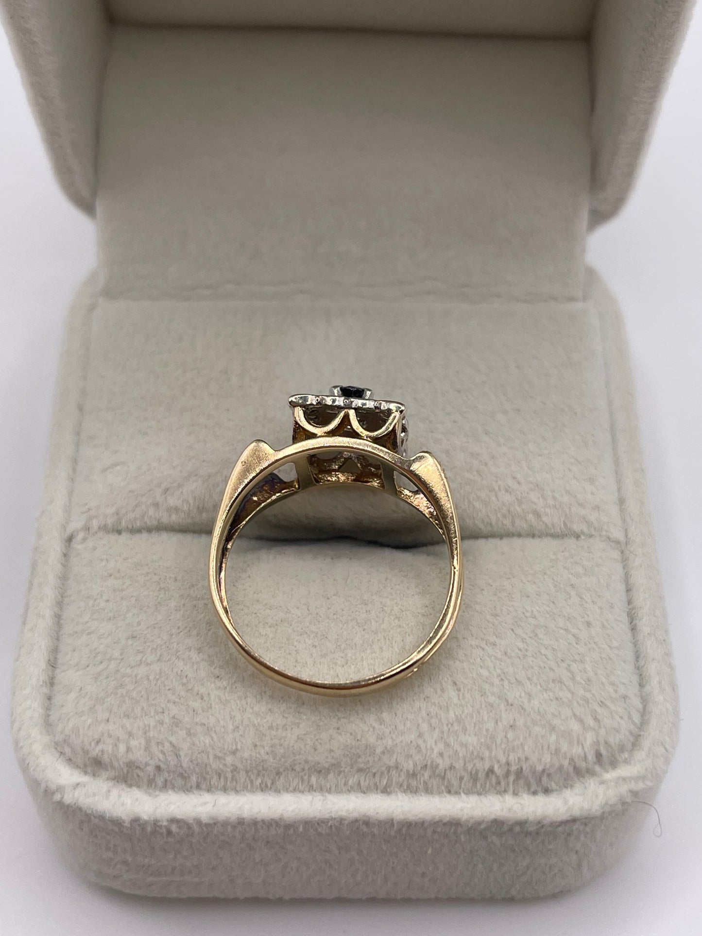 9ct gold sapphire and diamond ring