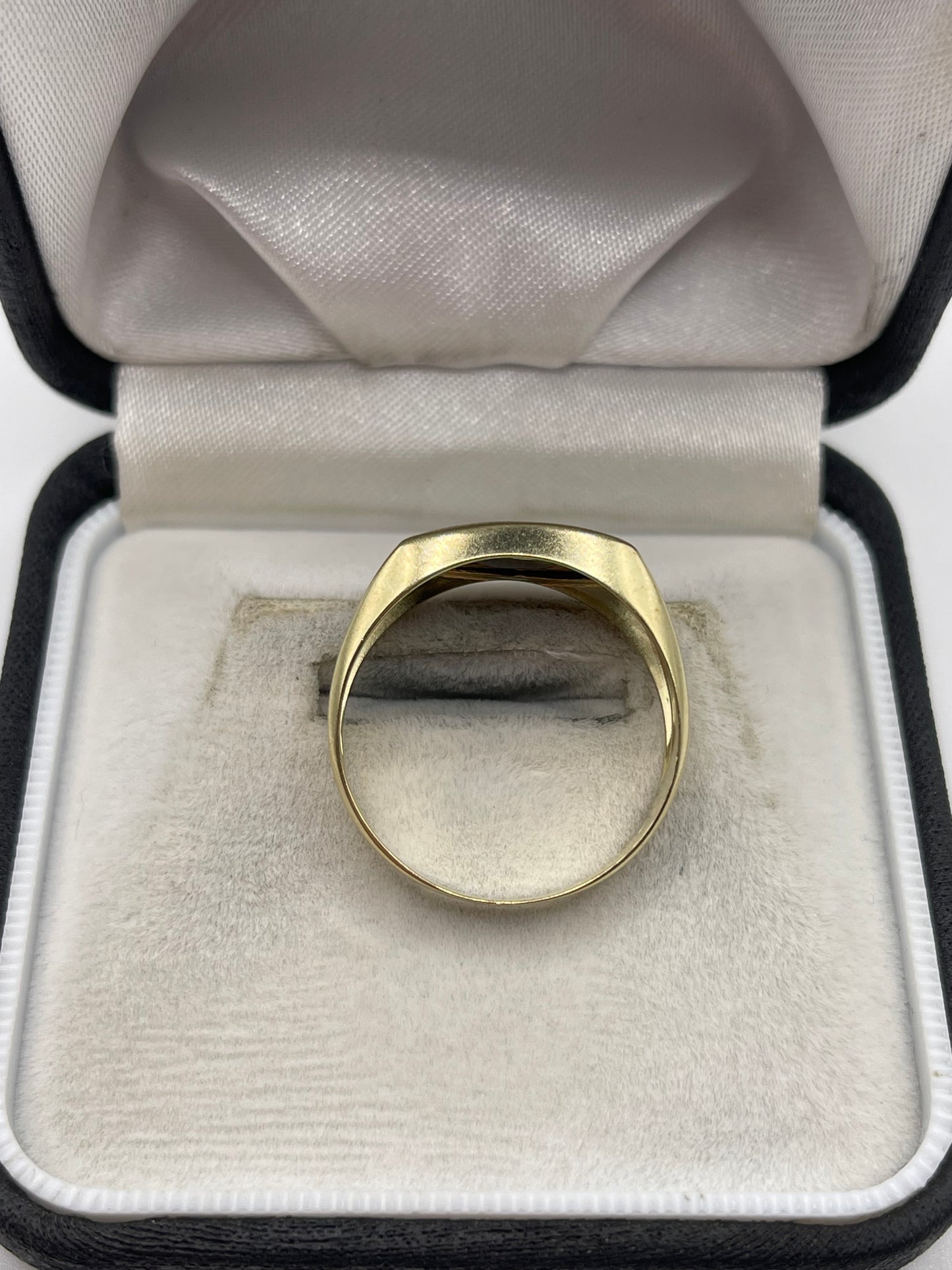 9ct gold onyx and diamond ring