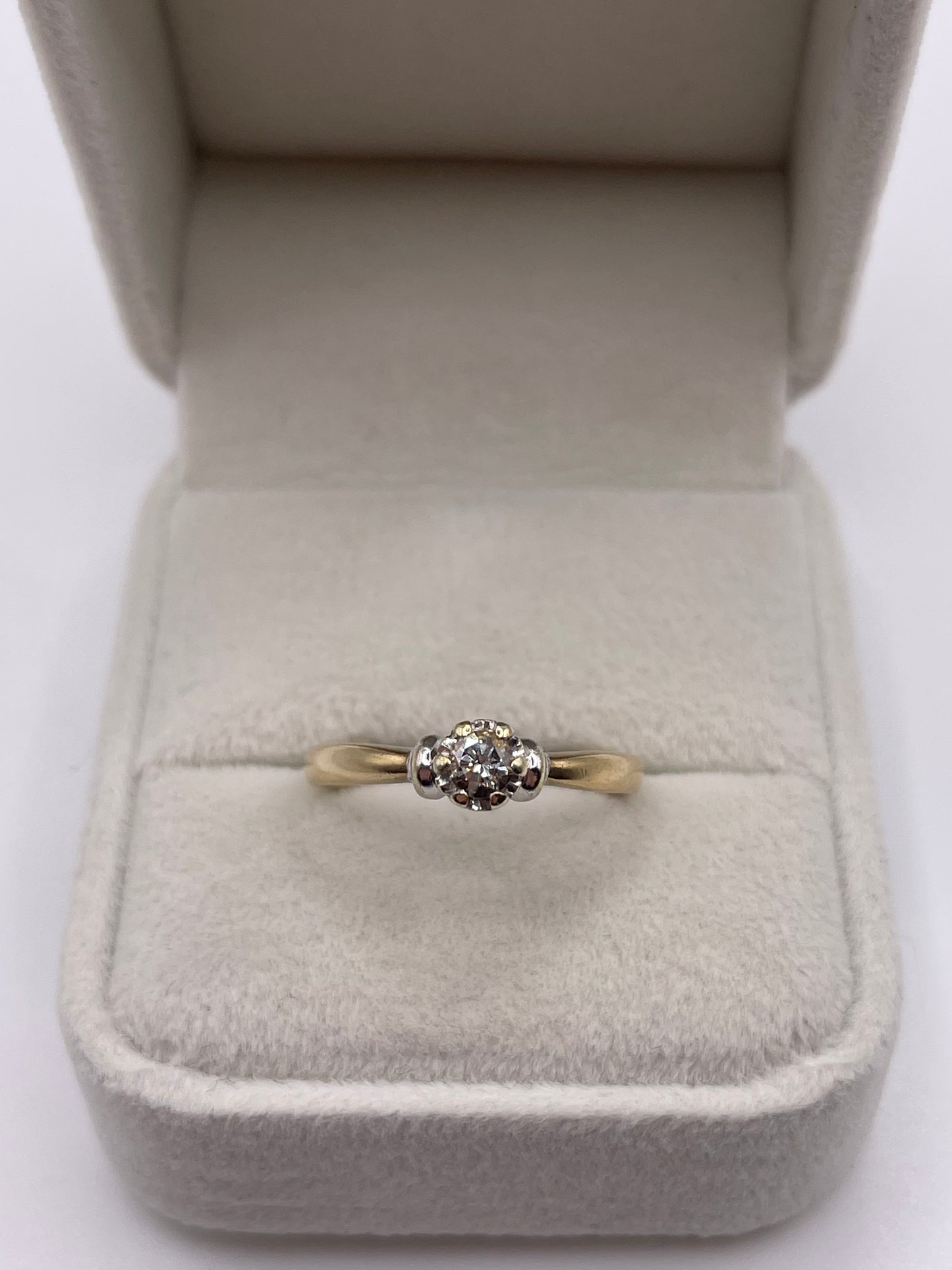 9ct gold diamond ring