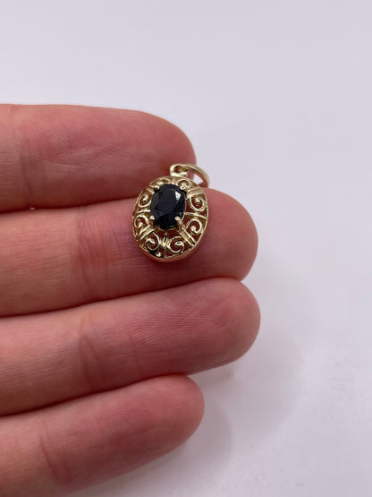 9ct gold sapphire pendant