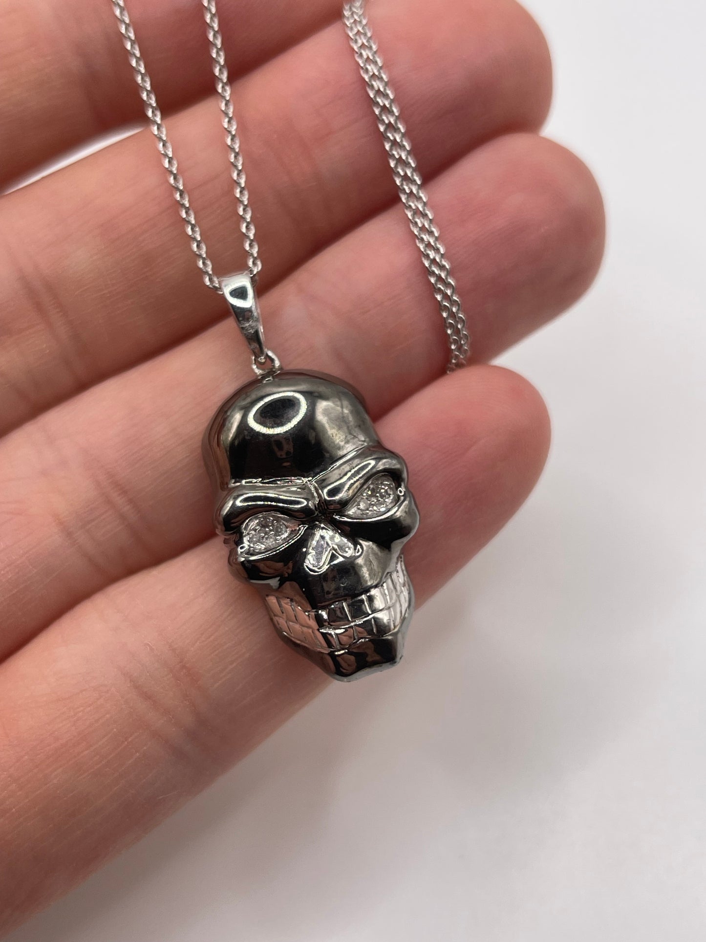 9ct white gold diamond skull necklace