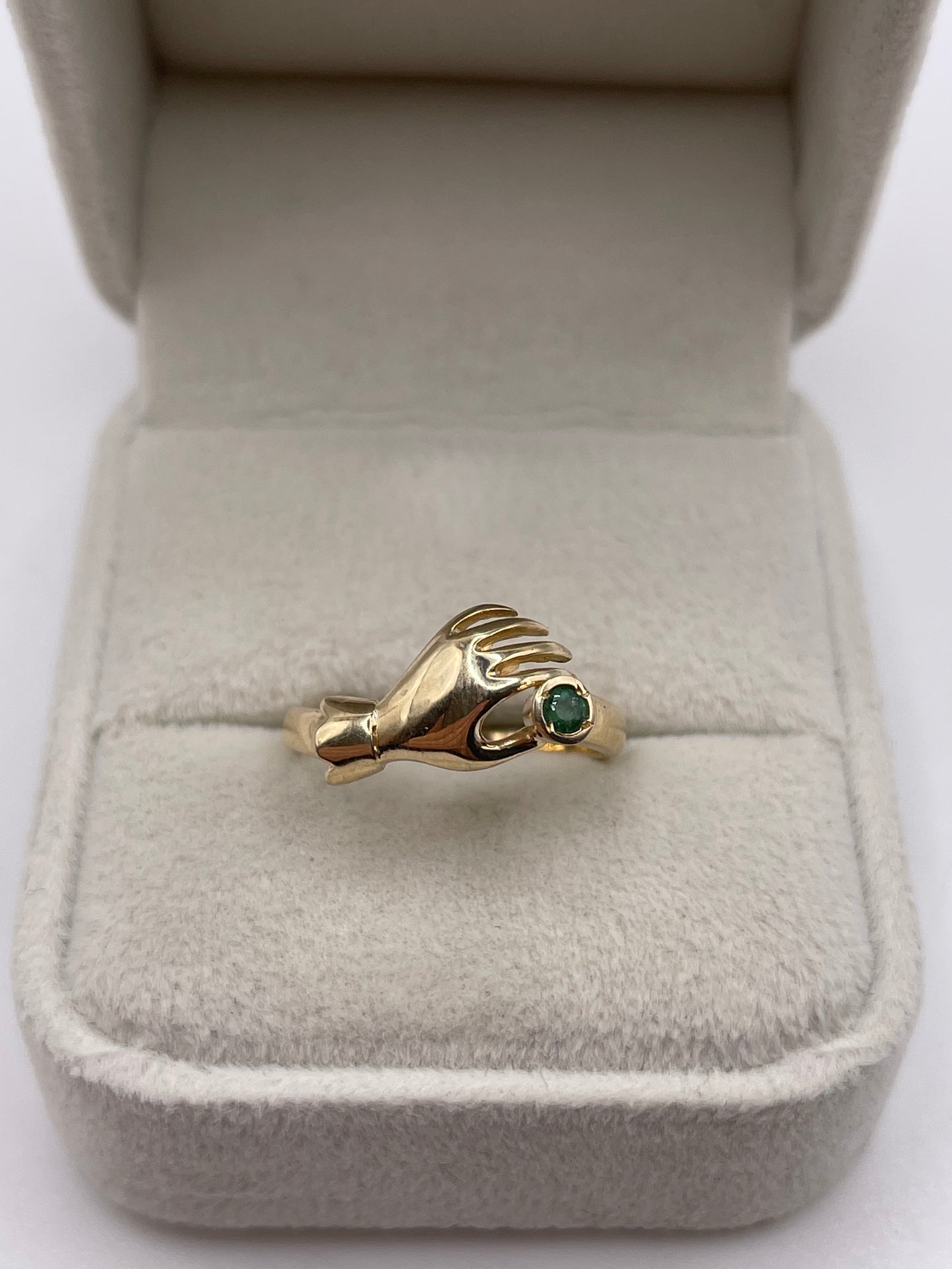 9ct gold emerald hand ring