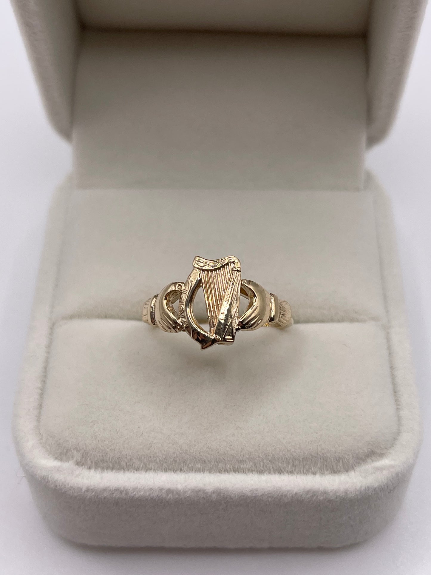 9ct gold harp ring