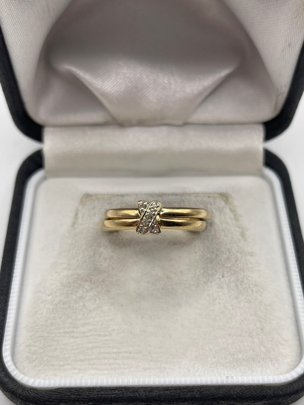9ct gold diamond ring