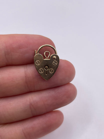 9ct gold padlock 3