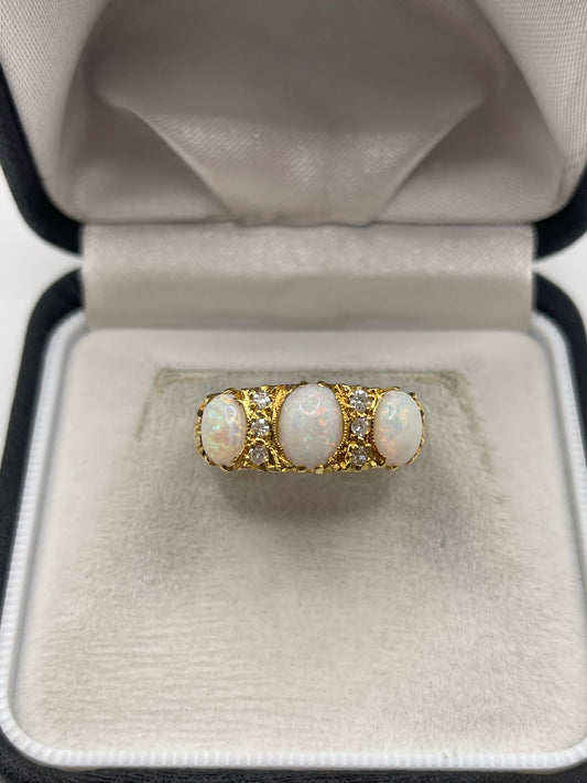 18ct gold opal and diamond ring