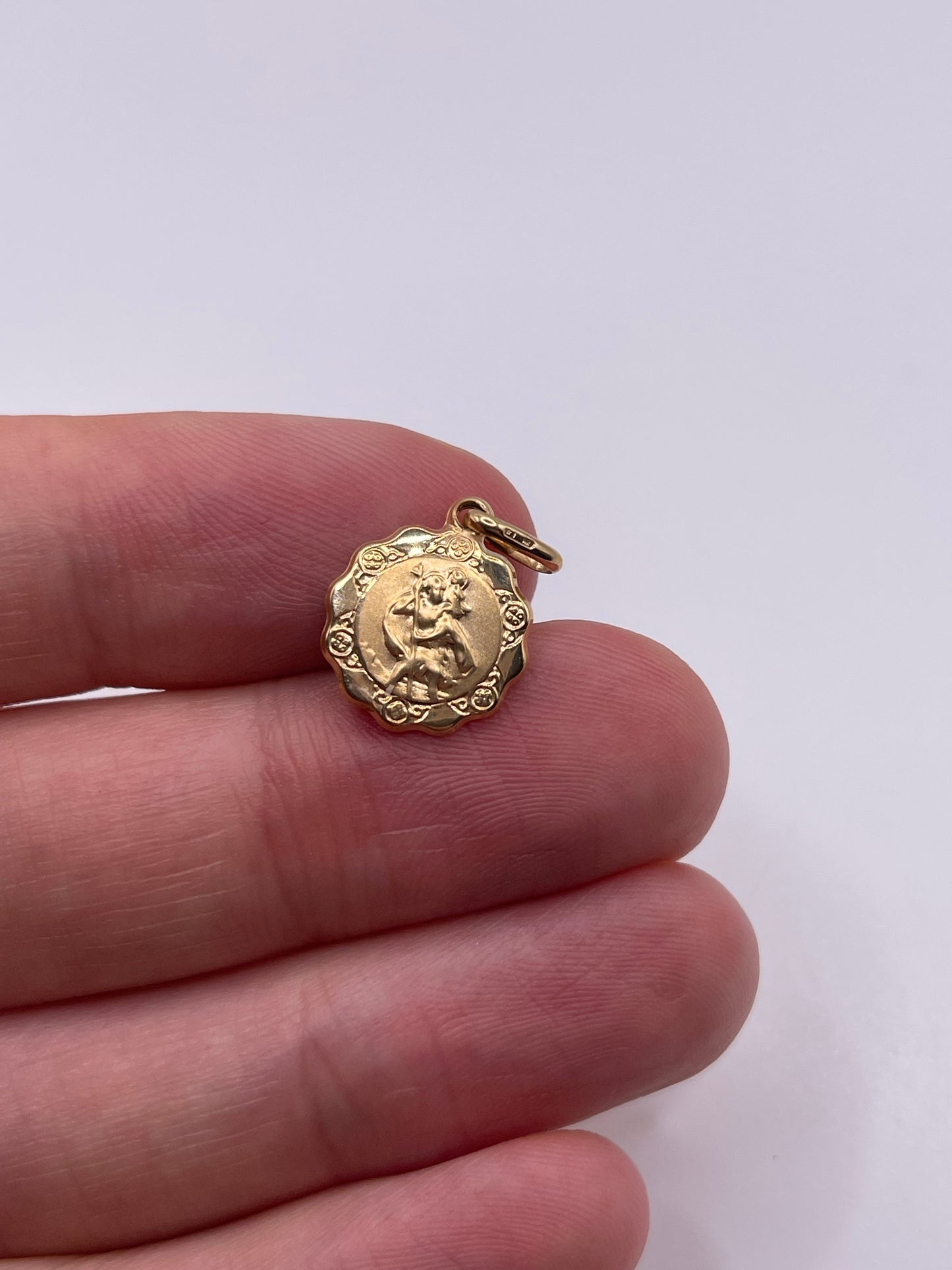 9ct gold st Christopher charm