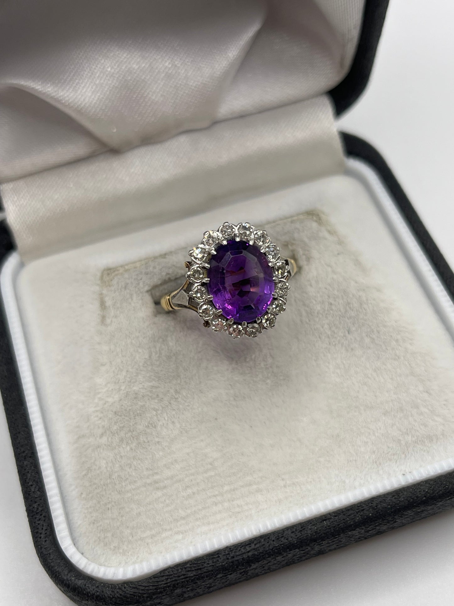 18ct gold amethyst and diamond ring