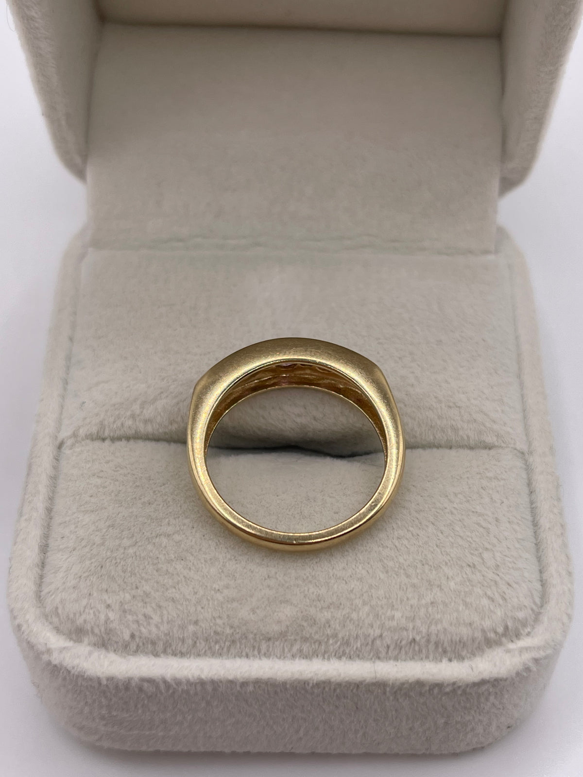 9ct gold pink sapphire and diamond ring