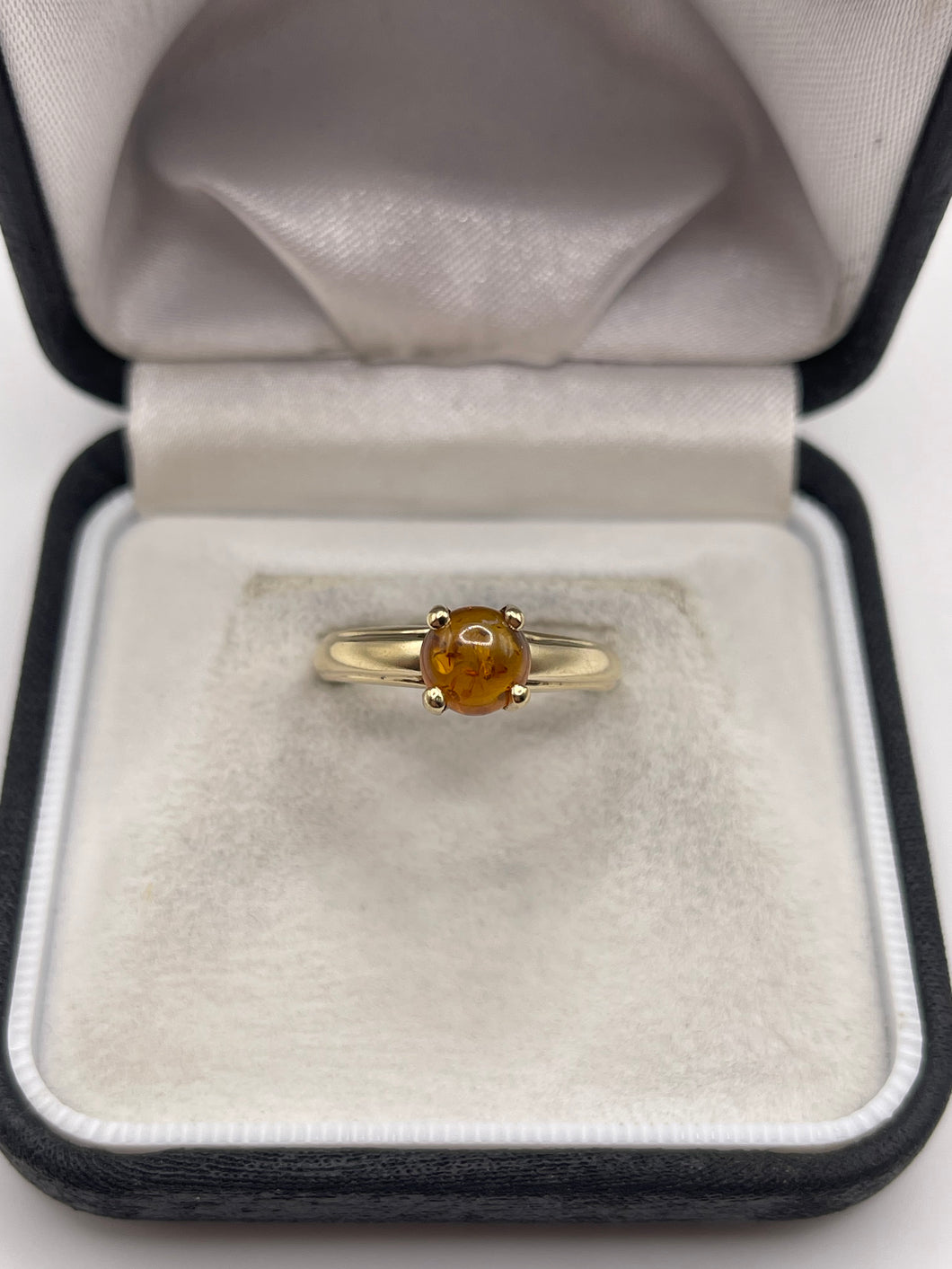 9ct gold amber ring