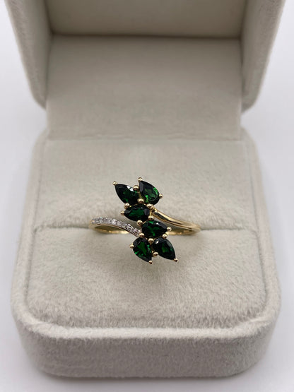 9ct gold diopside and diamond ring