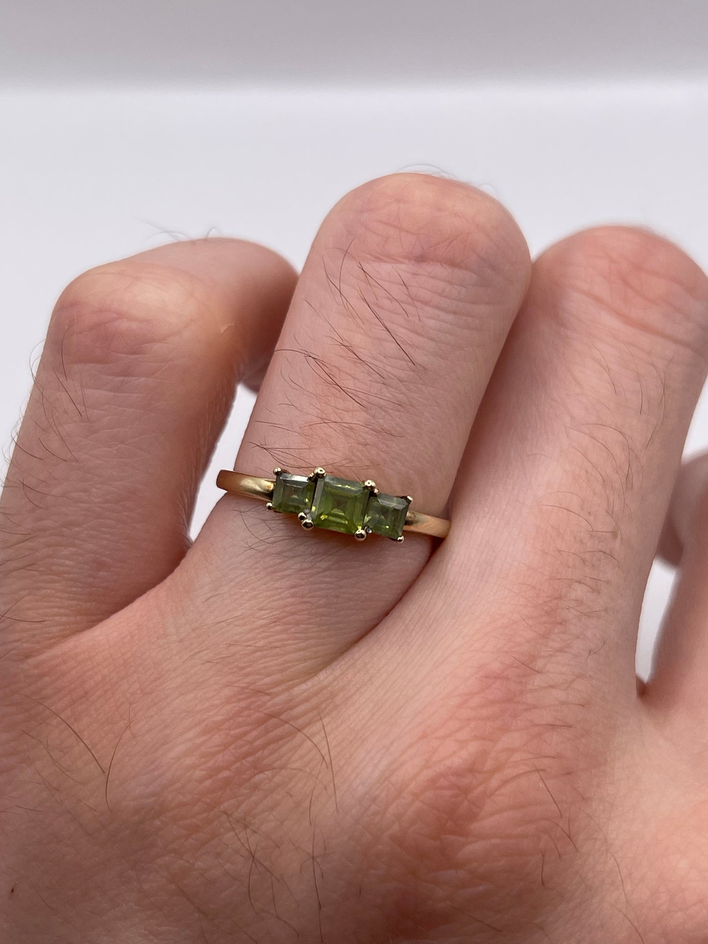 9ct gold quartz ring
