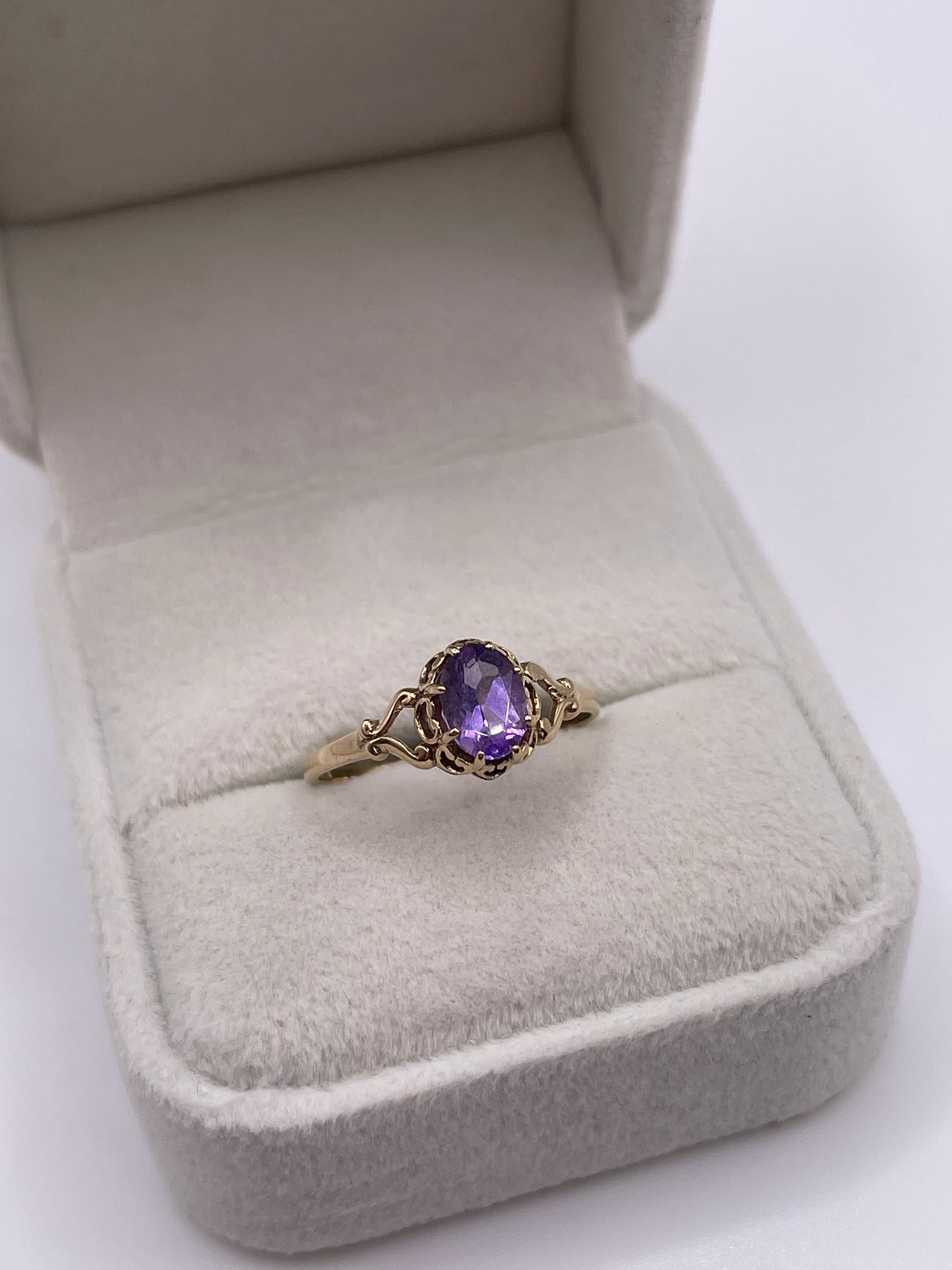 9ct gold amethyst ring
